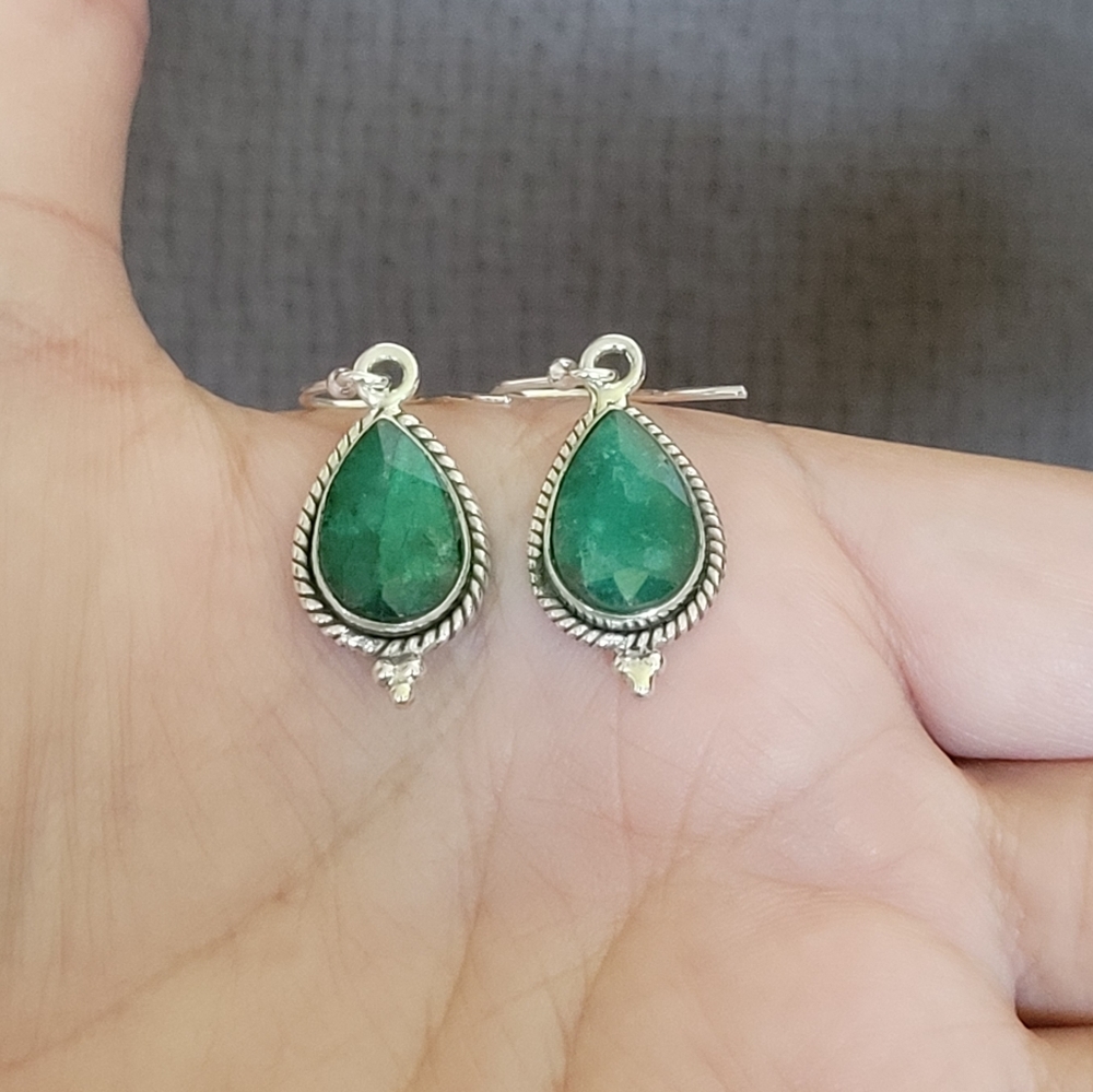 ✨️HP✨️ Shivam Beryl Emerald💚 Teardrop💧Earrings - Picture 3 of 16